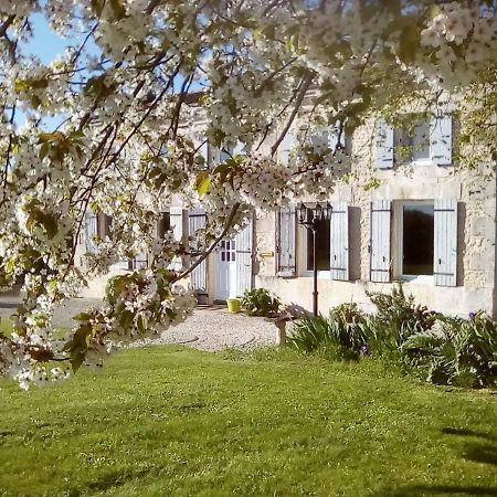 Maison Lavande Bed and Breakfast Saint-Jean-dʼAngély Esterno foto