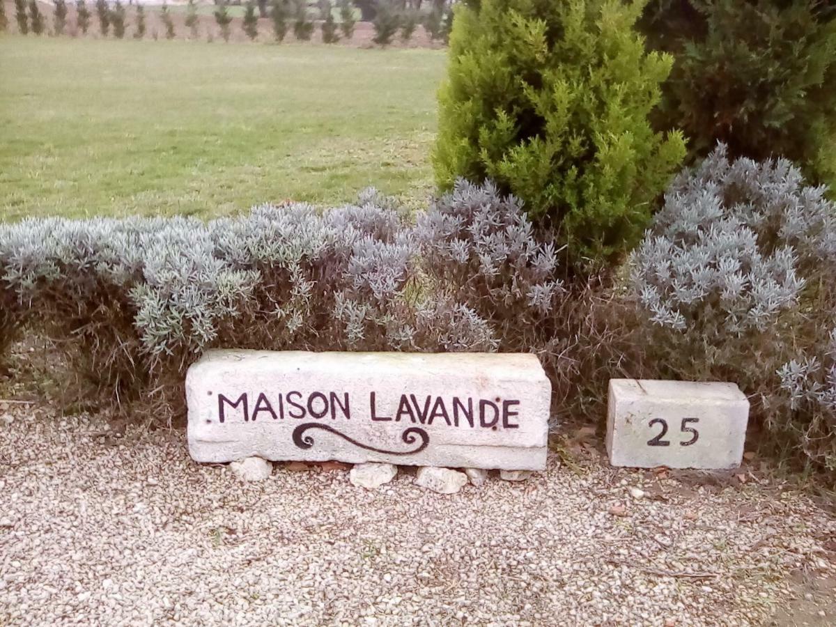 Maison Lavande Bed and Breakfast Saint-Jean-dʼAngély Esterno foto