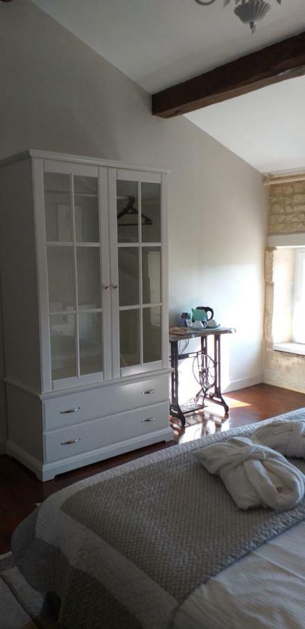 Maison Lavande Bed and Breakfast Saint-Jean-dʼAngély Esterno foto